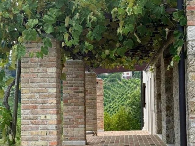 Rustico in vendita a Refrontolo, Veneto