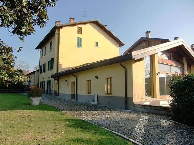 Rustico in vendita a Quattro Strade, Montevecchia