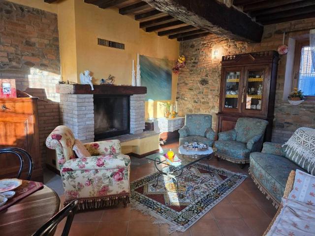 Rustico in vendita a Noceto, Reggio Emilia