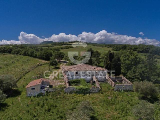 Rustico in vendita a Radicofani, Toscana
