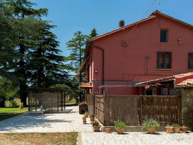 Rustico in vendita a Viterbo, Lazio