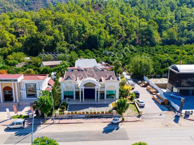Yeni, Kemer içerisinde satılık Bina