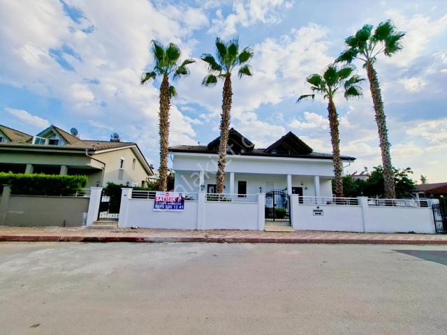 Yeni, Kemer içerisinde satılık Villa