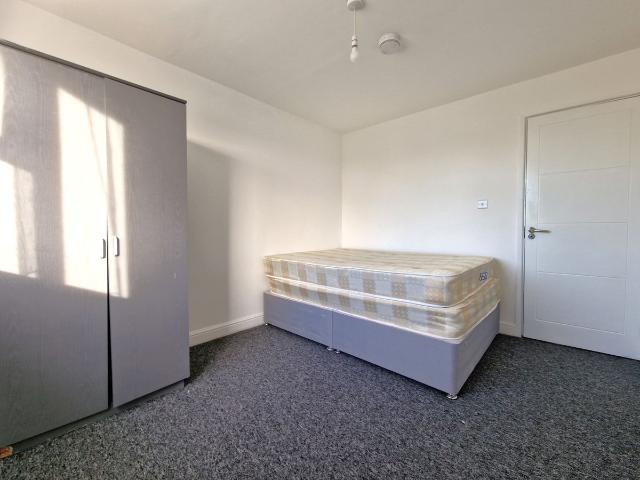 Room for rent in Spring Park, Luton