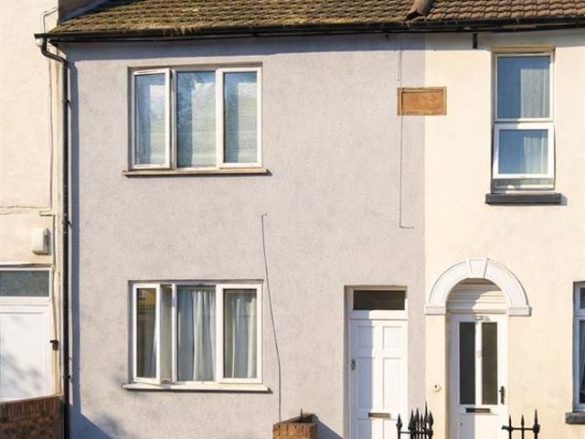 Studio for rent in Luton, Chatham