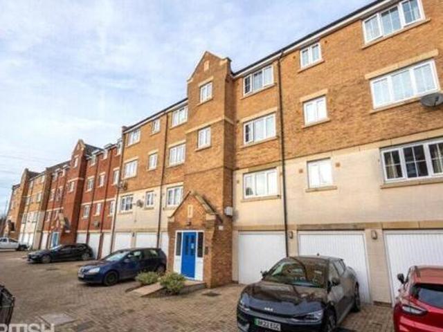 House for sale in Dunstable, Bedfordshire