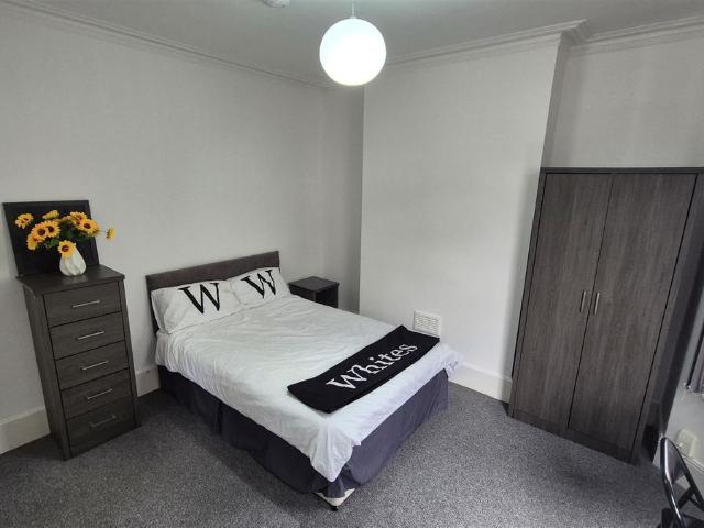Room for rent in Phippsville, Northampton