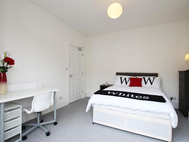 Room for rent in Phippsville, Northampton