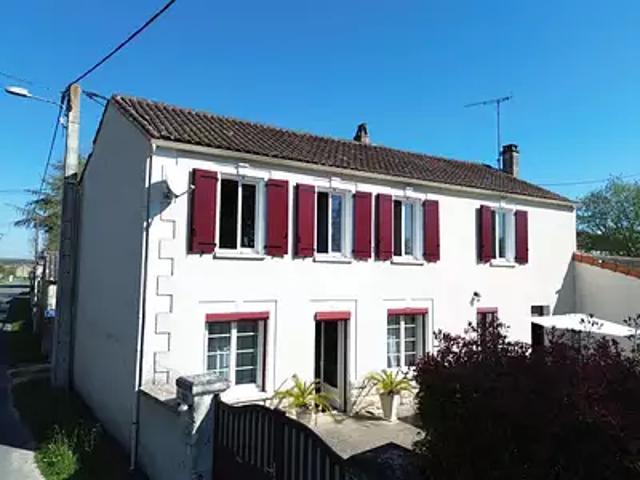 Maison vente à Confolens, Luxé