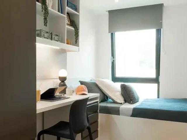 Room for rent in St. Mildred's, The Bridge