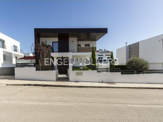 Casa venda em Cerieira, Almada
