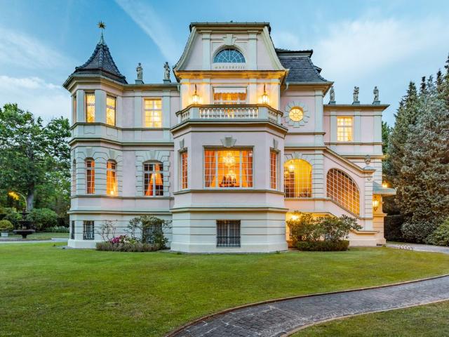 Villa kaufen in Neukölln, Berlin