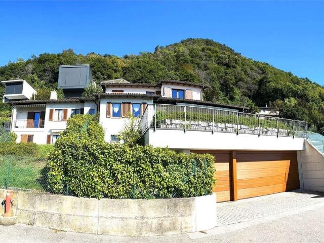 Einfamilienhaus kaufen in Morbio Superiore, Breggia