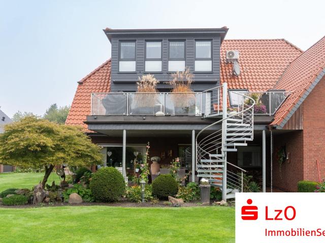 Dachgeschosswohnung kaufen in Halstrup, Westerstede