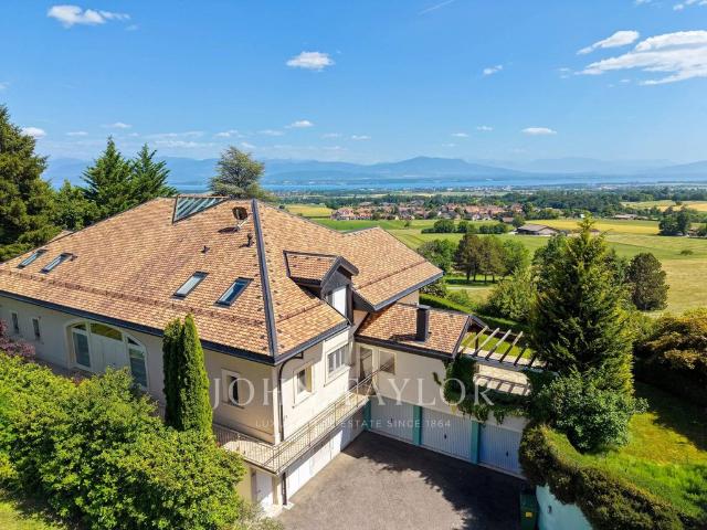 Haus kaufen in Givrins, District de Nyon