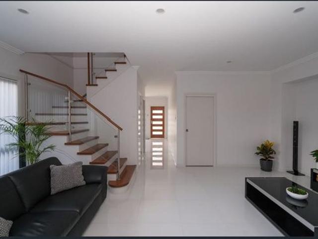 House for rent in Pendle Hill, Sydney