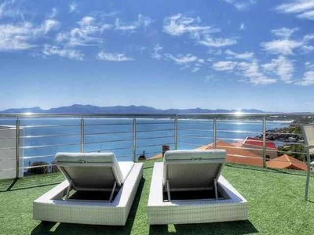 Apartment for sale in Baardskeerdersbos, Western Cape