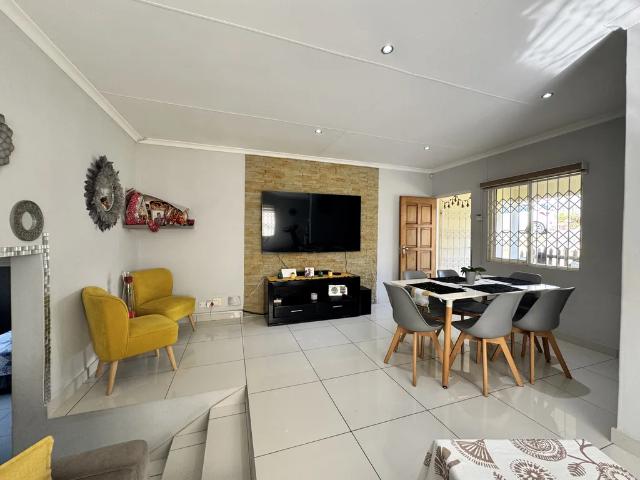 Apartment for sale in Umhlanga, Kwazulu-natal