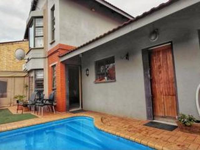 Townhouse for sale in Bloemfontein, Free State