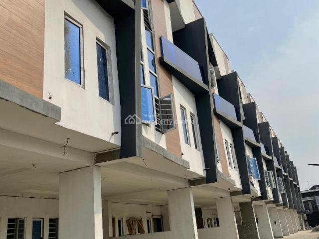 Detached house for sale in Lekki, Lagos