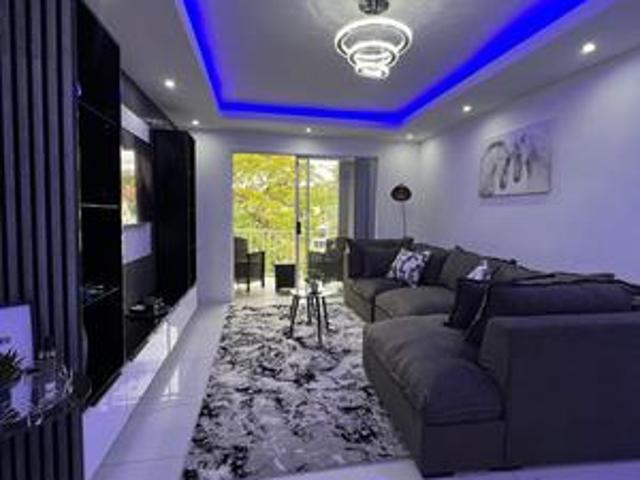 Apartment for rent in Queensburgh, eThekwini Metropolitan Municipality