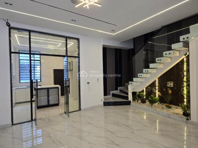 Detached house for sale in Eti Osa, Lagos