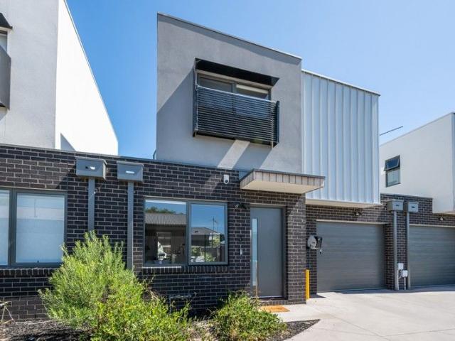 Townhouse for sale in Camerons Creek, Victoria