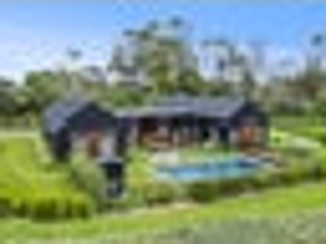 House for sale in Awhitu