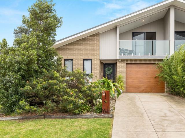 Townhouse for sale in St Georges Basin, New South Wales