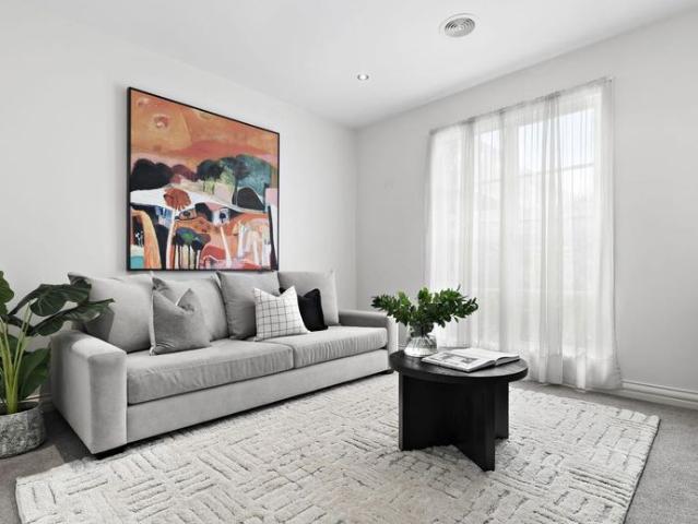 Townhouse for rent in Balwyn North, Melbourne