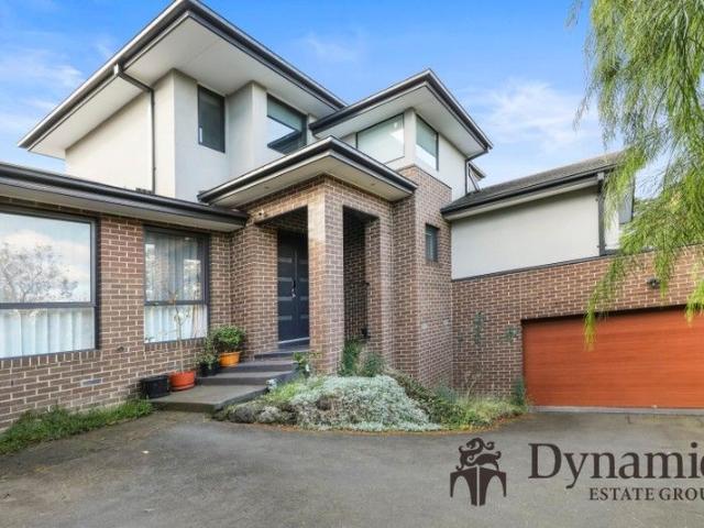 Townhouse for sale in Camerons Creek, Victoria