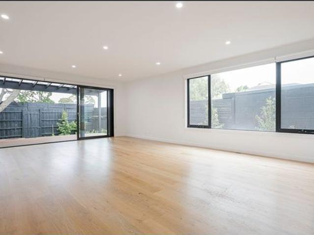 Townhouse for rent in Camerons Creek, Victoria