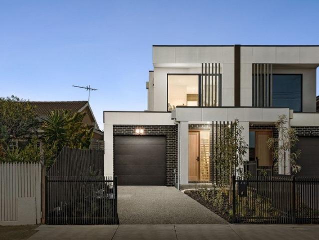 Townhouse for sale in Camerons Creek, Victoria