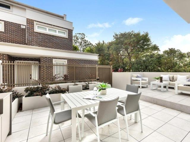 Townhouse for rent in Upper North Shore, Sydney