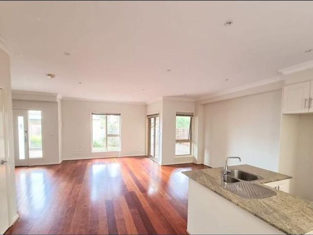 Townhouse for rent in Camerons Creek, Victoria