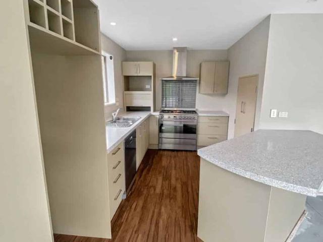 House for rent in Chaslands, Canterbury
