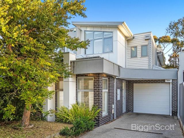 Townhouse for sale in Seaholme, Melbourne