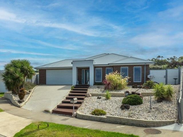 House for sale in Lakes Entrance, Victoria