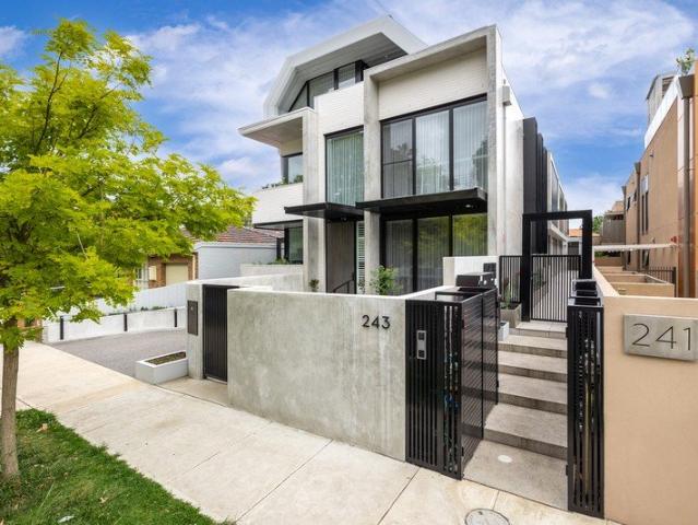 Townhouse for sale in Camerons Creek, Victoria