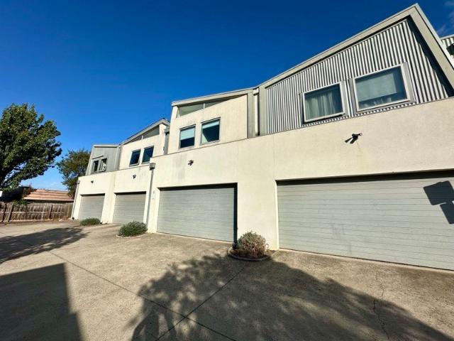 Townhouse for rent in Doncaster, Melbourne