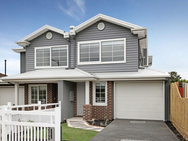 Townhouse for rent in McKinnon, Melbourne