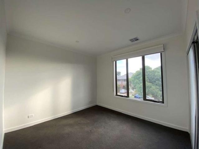 Townhouse for rent in Camerons Creek, Victoria