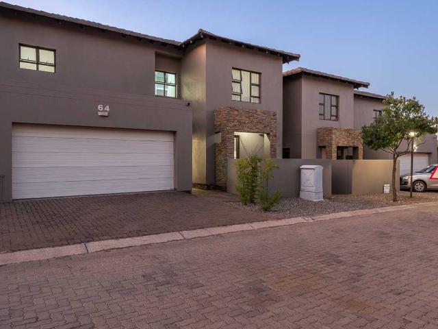 Townhouse for sale in Eikenhof