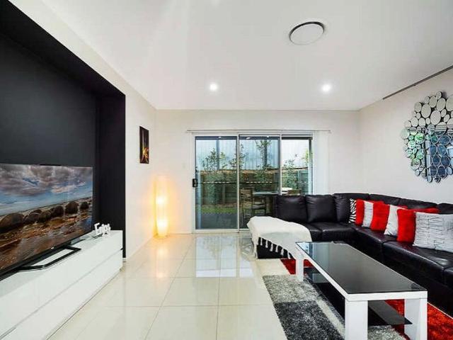 Townhouse for rent in Kearneys Spring, Toowoomba