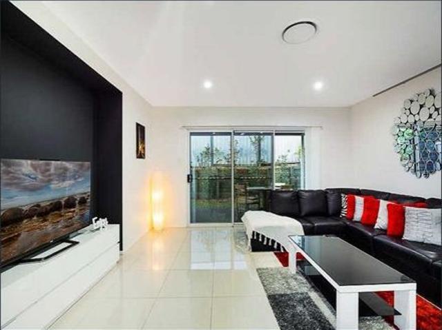 Townhouse for rent in Kearneys Spring, Toowoomba