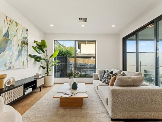 Townhouse for rent in Mount Waverley, Melbourne