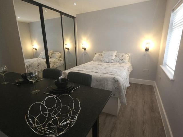 Studio for rent in Poole