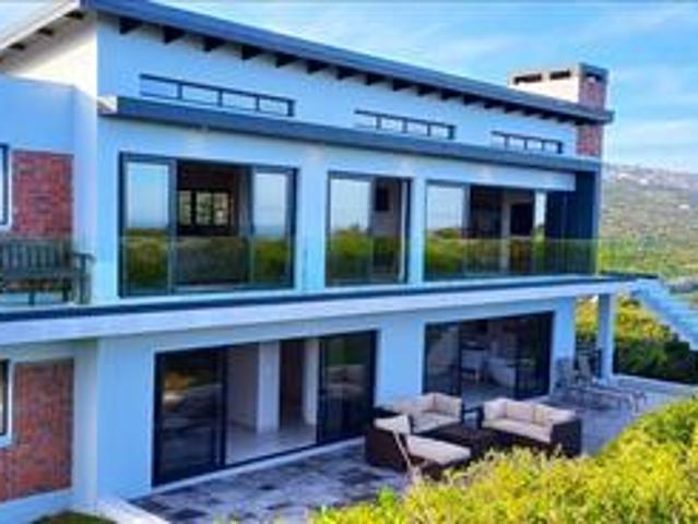 House for sale in Danabaai, Garden Route District Municipality