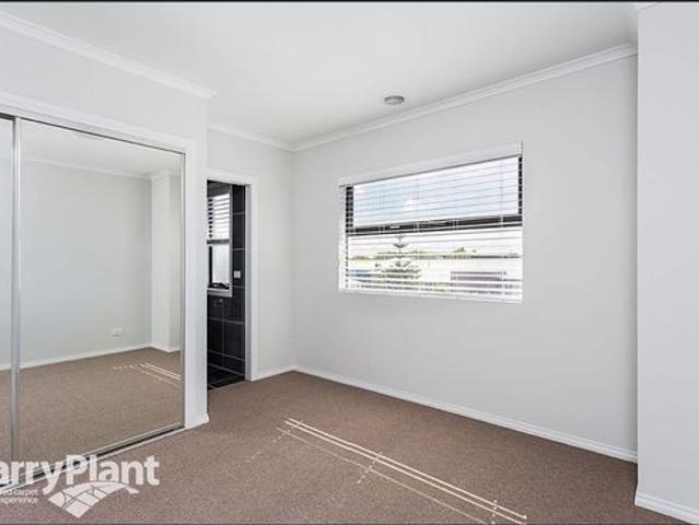 Townhouse for rent in Camerons Creek, Victoria