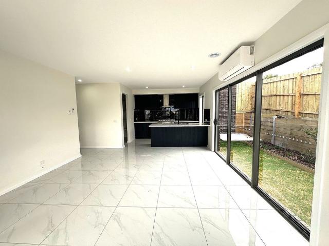 Townhouse for rent in Drouin, Victoria